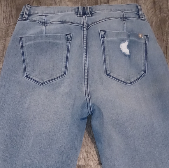 Bebe Jeans - Picture 3 of 5